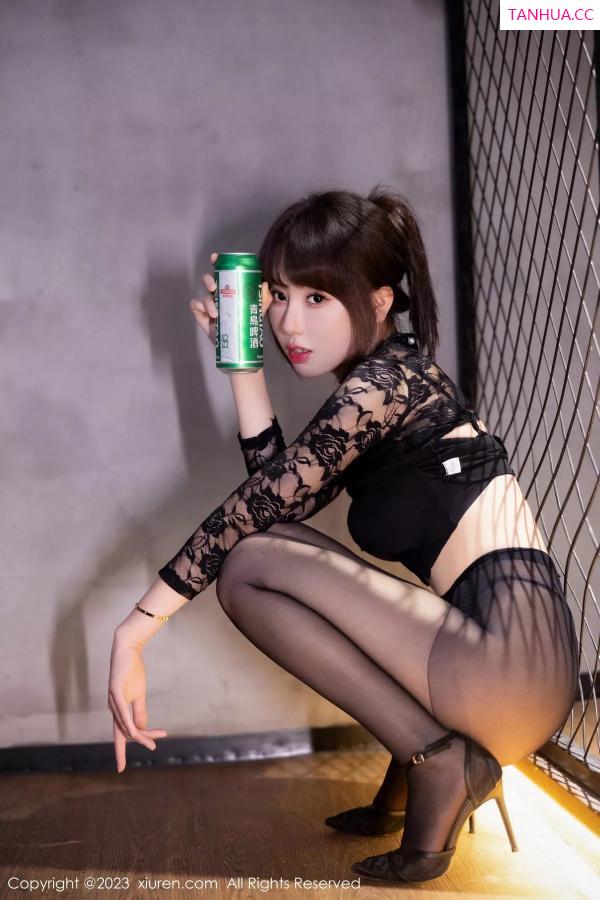   [XiuRen]高清写真图 2023.12.01 No.7751 韩系学妹 黑丝美腿第29张图片